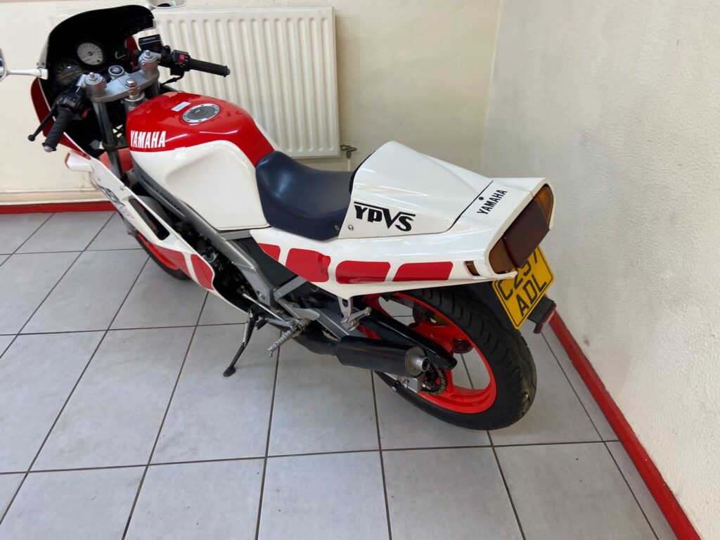 YAMAHA TZR250 1KT