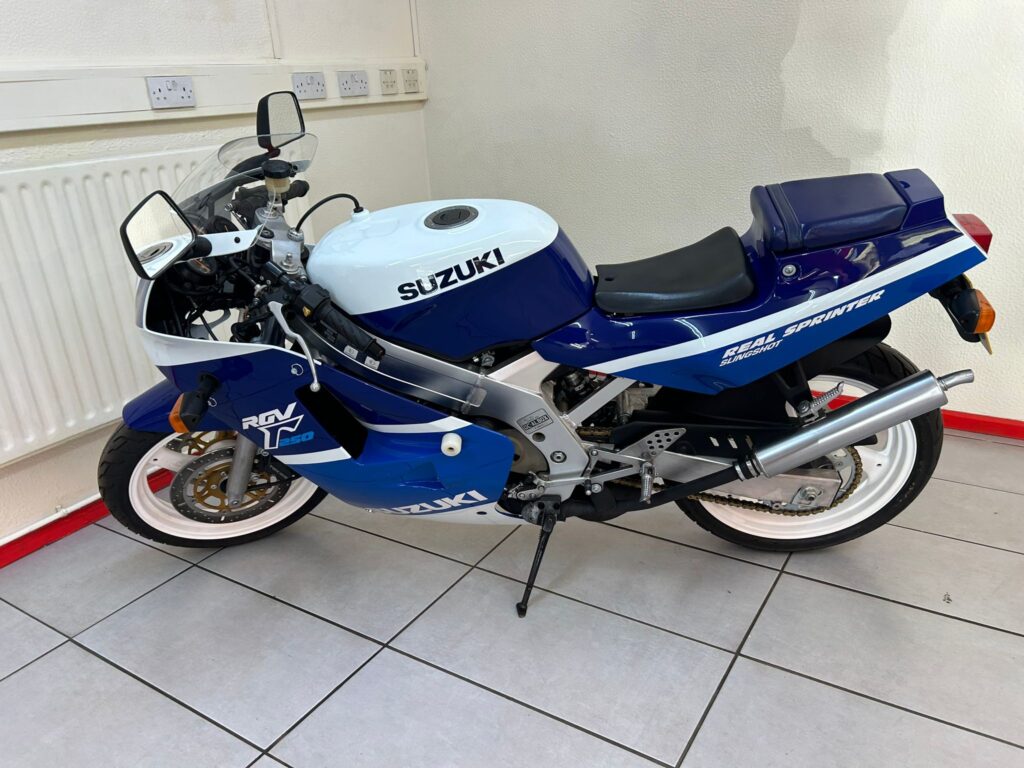 SUZUKI RGV250 VJ21