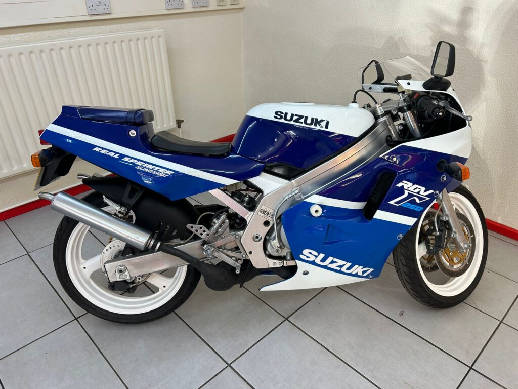 SUZUKI RGV250 VJ21