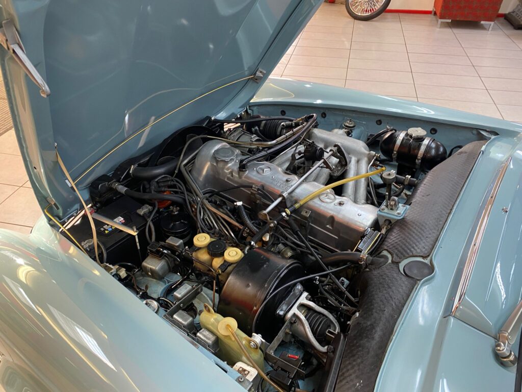 MERCEDES SL280 PAGODA