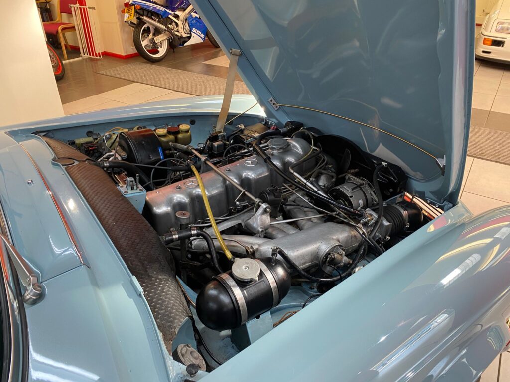 MERCEDES SL280 PAGODA