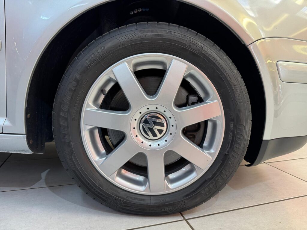 VOLKSWAGEN GOLF V6 4MOTION