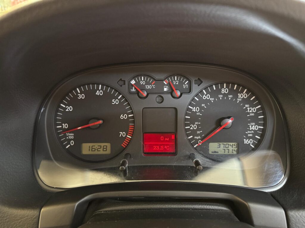 VOLKSWAGEN GOLF V6 4MOTION