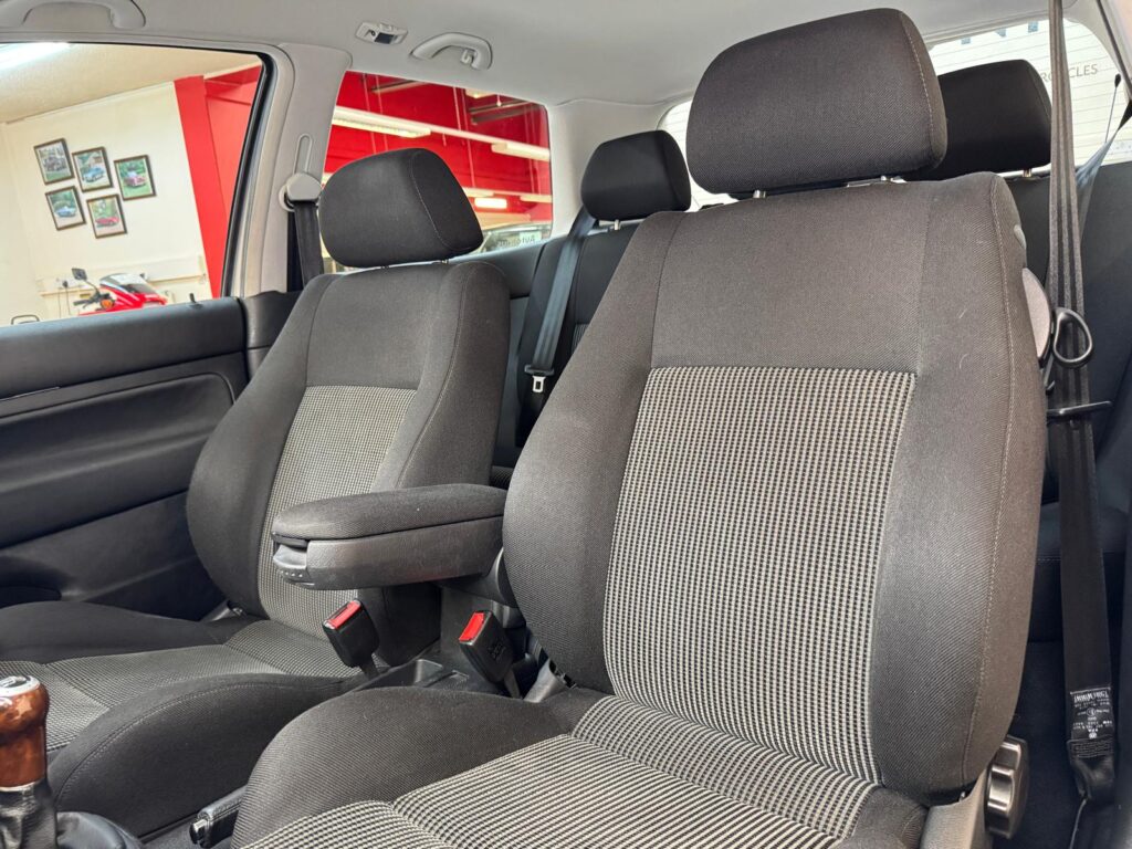 VOLKSWAGEN GOLF V6 4MOTION