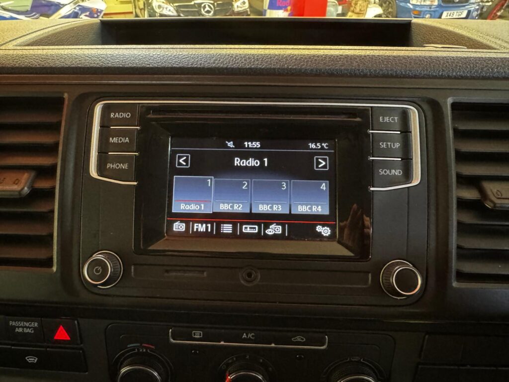 VOLKSWAGEN TRANSPORTER T6 KOMBI HIGHLINE LWB