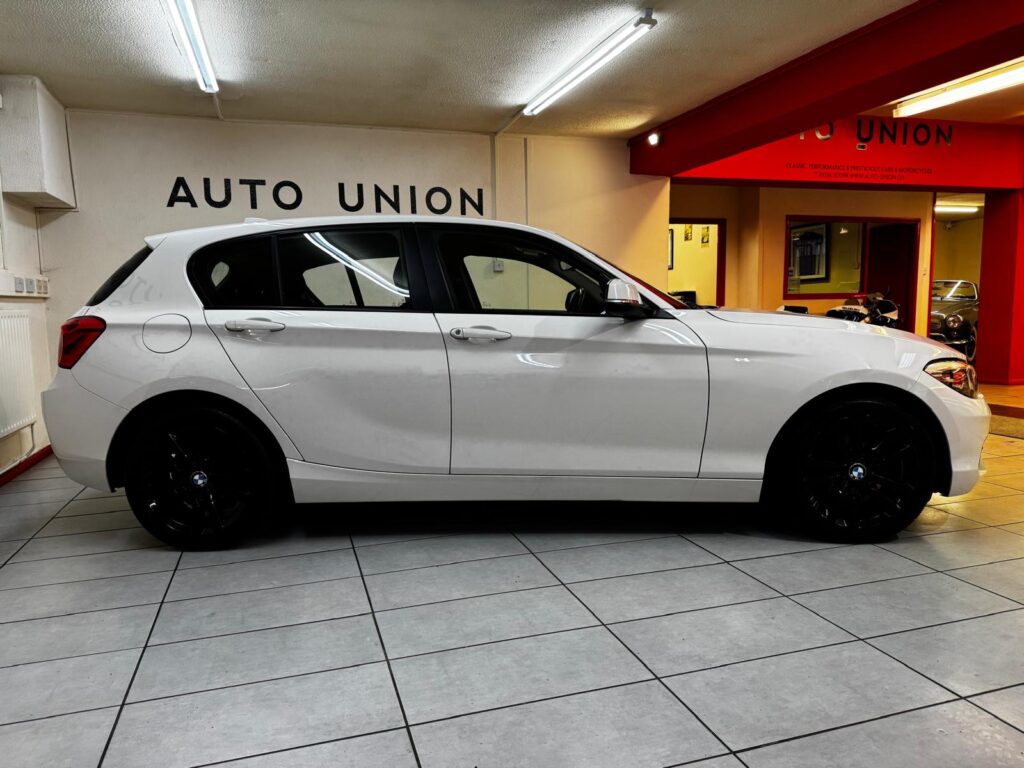 BMW 118i SPORT