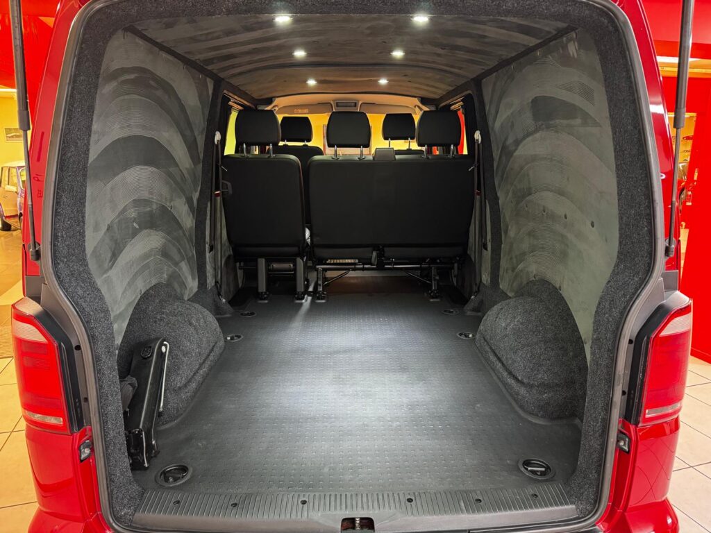 VOLKSWAGEN TRANSPORTER T6 4MOTION LWB T32 KOMBI HIGHLINE DSG AUTOMATIC.