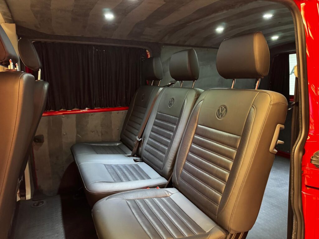 VOLKSWAGEN TRANSPORTER T6 4MOTION LWB T32 KOMBI HIGHLINE DSG AUTOMATIC.