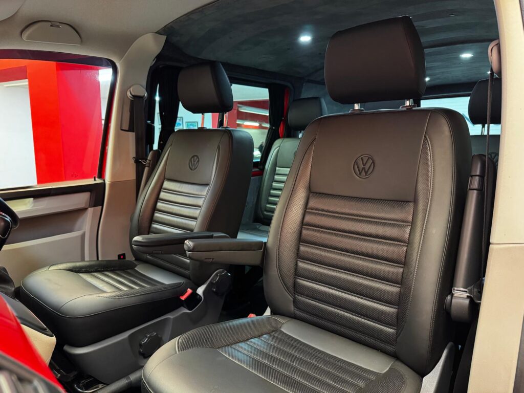 VOLKSWAGEN TRANSPORTER T6 4MOTION LWB T32 KOMBI HIGHLINE DSG AUTOMATIC.