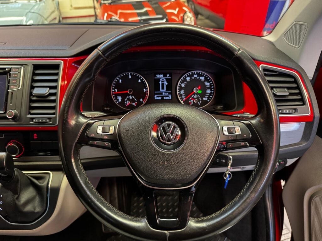 VOLKSWAGEN TRANSPORTER T6 4MOTION LWB T32 KOMBI HIGHLINE DSG AUTOMATIC.