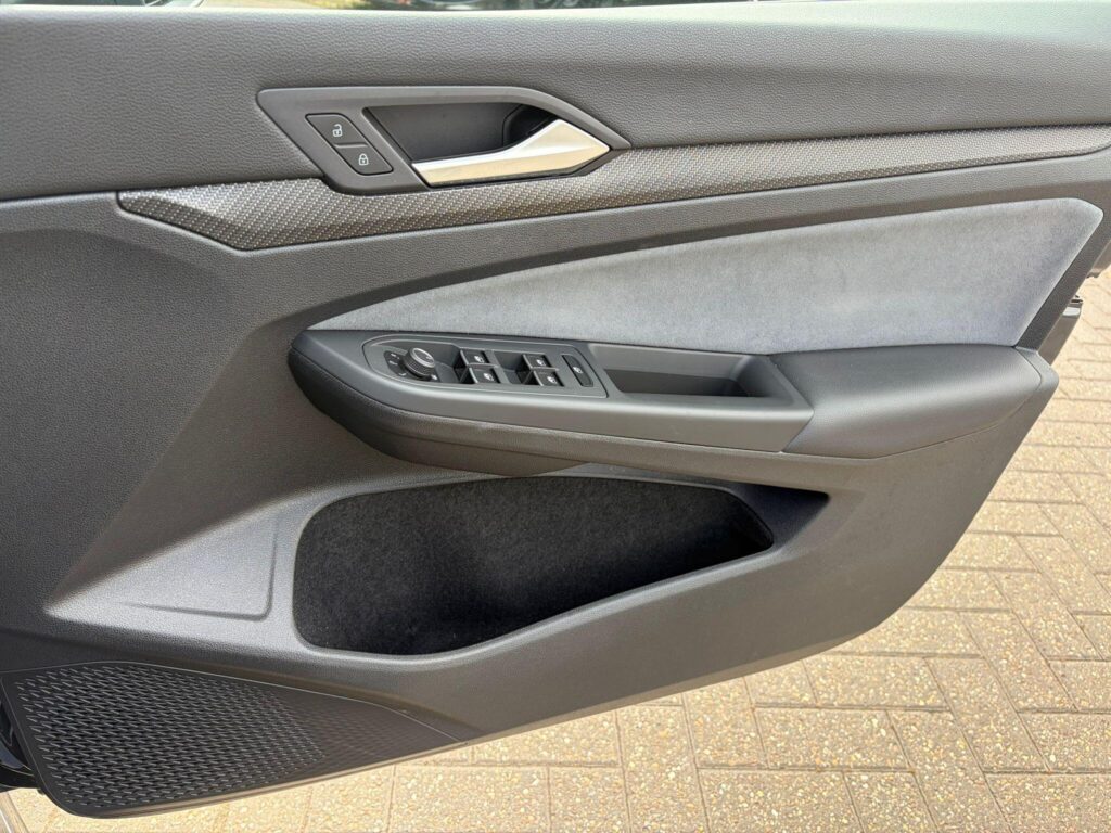 2024 Volkswagen Golf GD73OXB