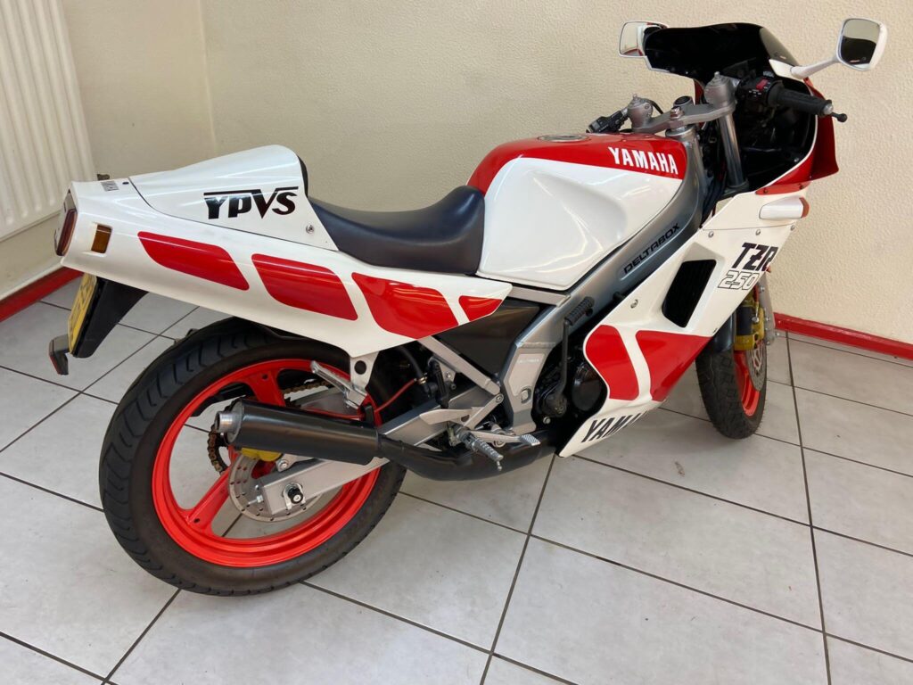 1986 Yamaha TZR250 C297ADL