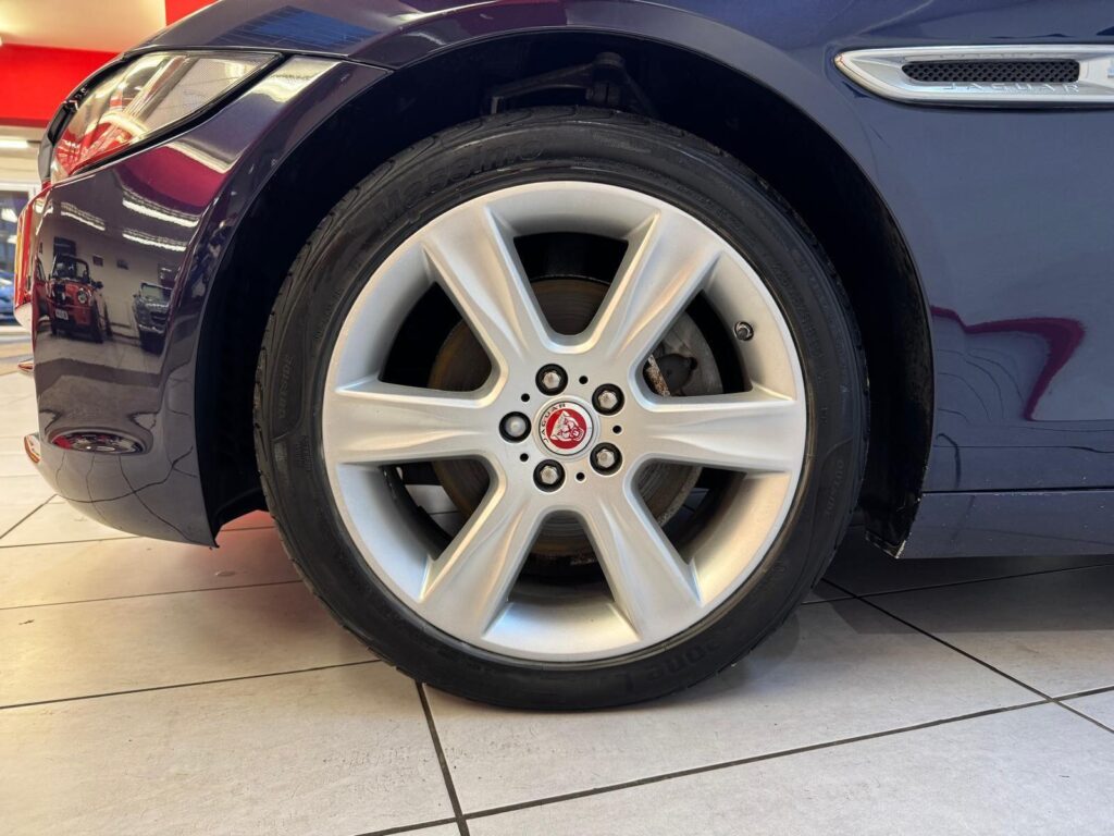 2016 Jaguar XE OV16VDG