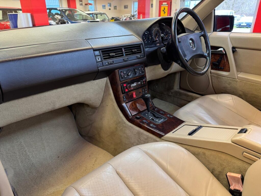 1990 Mercedes-Benz 500 G644TUW