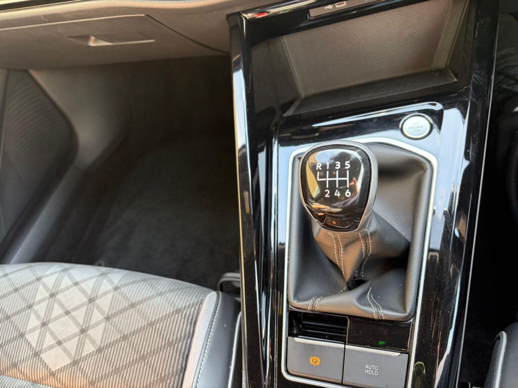 2024 Volkswagen Golf GD73OXB