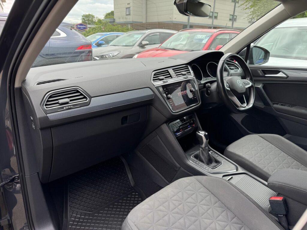 2022 Volkswagen Tiguan BF22HPL