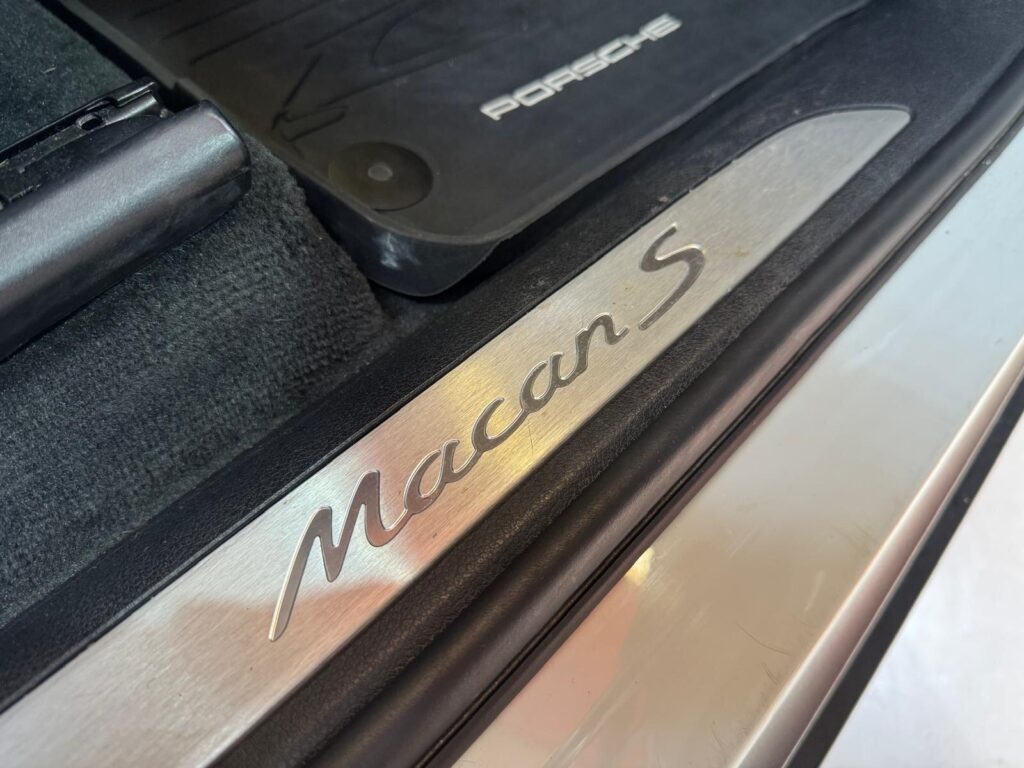 2018 Porsche Macan NU68DXA