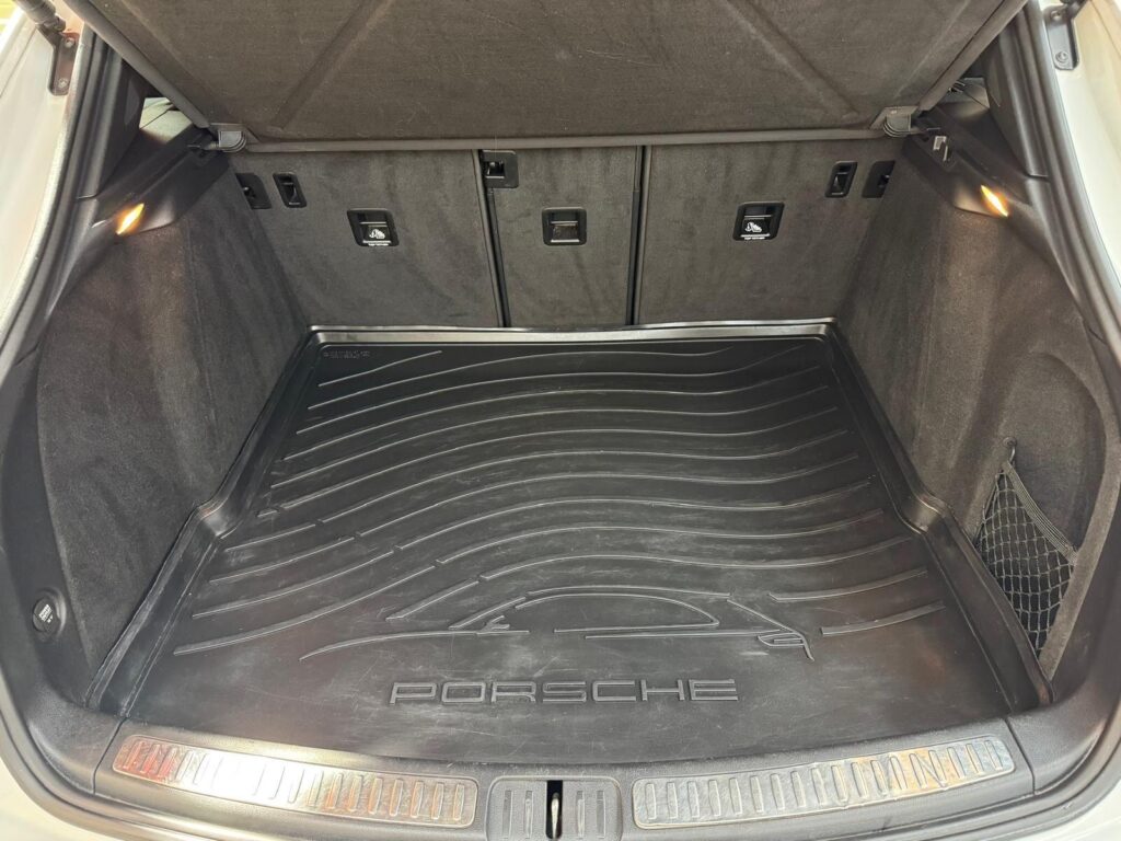2018 Porsche Macan NU68DXA
