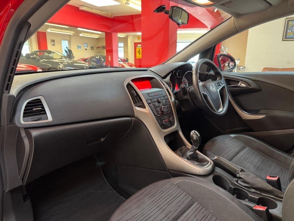 2014 Vauxhall Astra WA64XDY