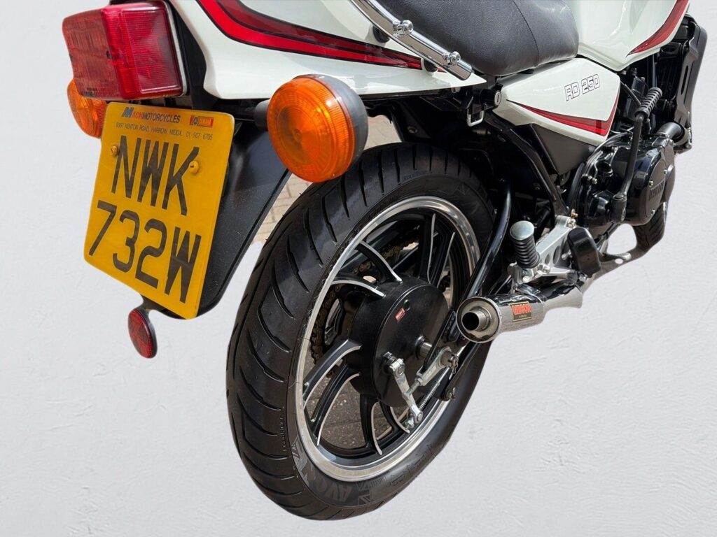 1980 Yamaha RD250 NWK732W