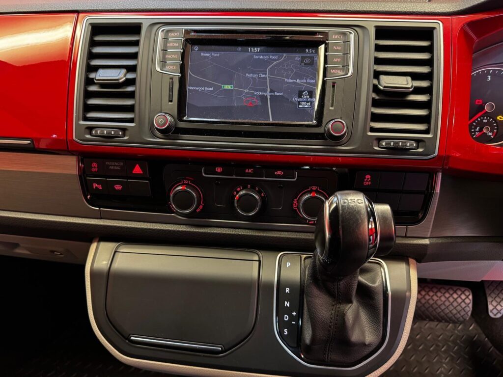 2018 Volkswagen Transporter ET68SLZ