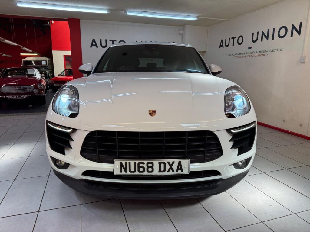 2018 Porsche Macan NU68DXA