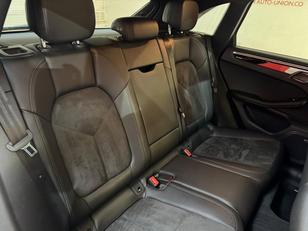 2018 Porsche Macan NU68DXA