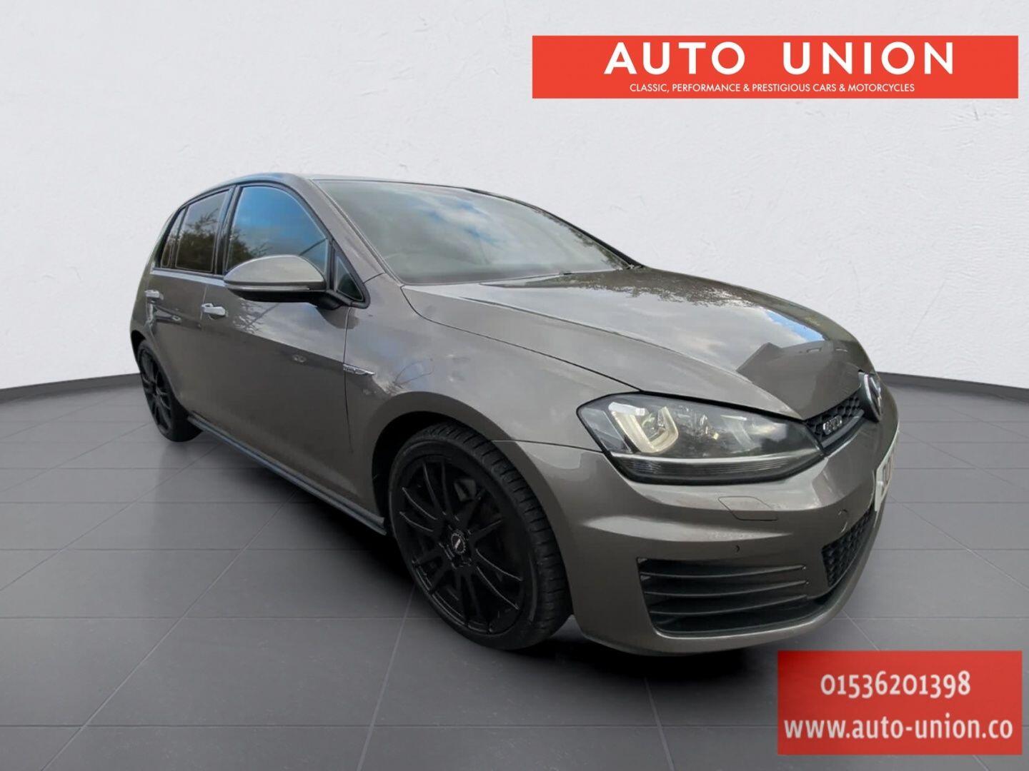 2017 Volkswagen Golf DO17CAM