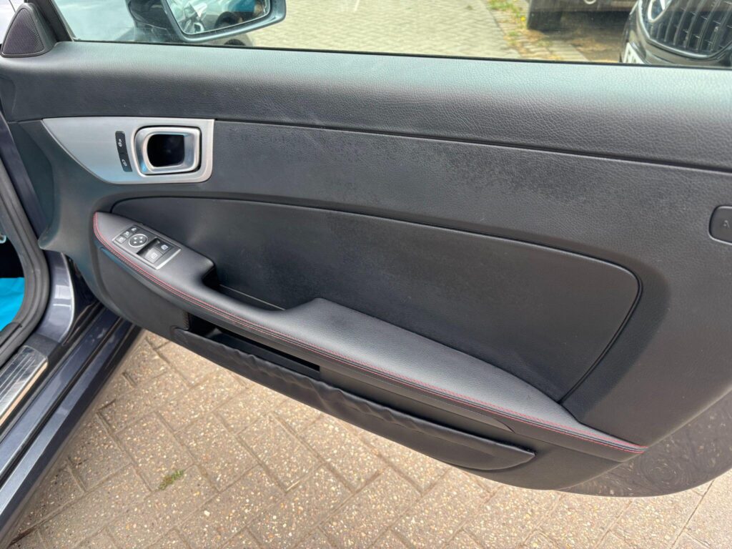 2014 Mercedes-Benz SLK YH14OEE