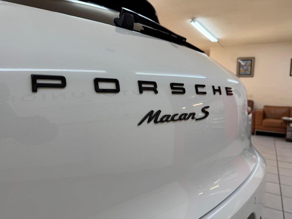 2018 Porsche Macan NU68DXA