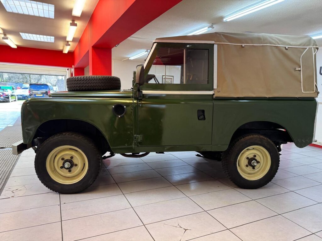 1982 Land Rover Series III MTX184X
