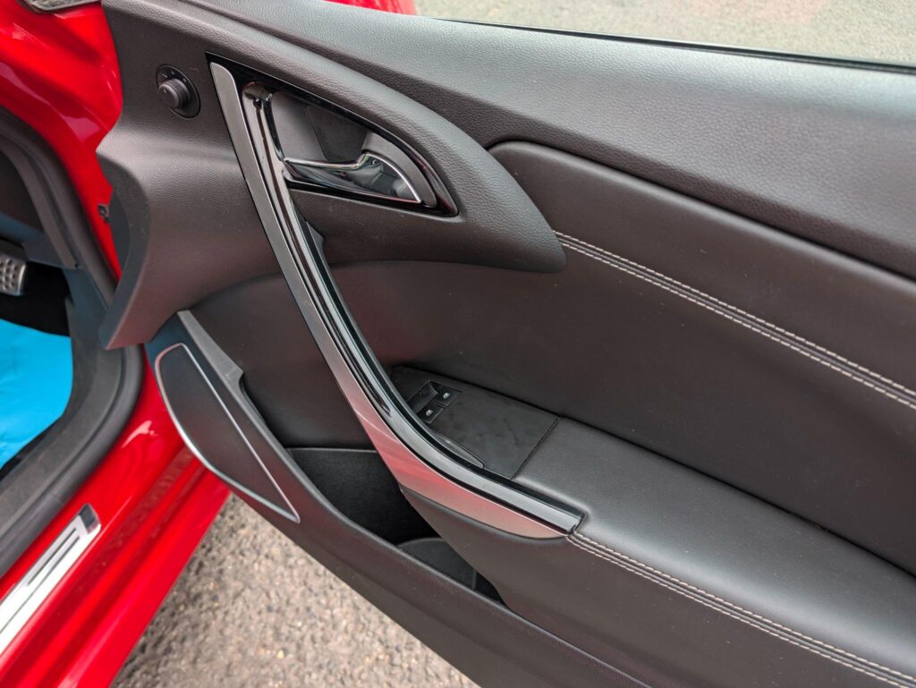2013 Vauxhall Astra GTC YY63AJU