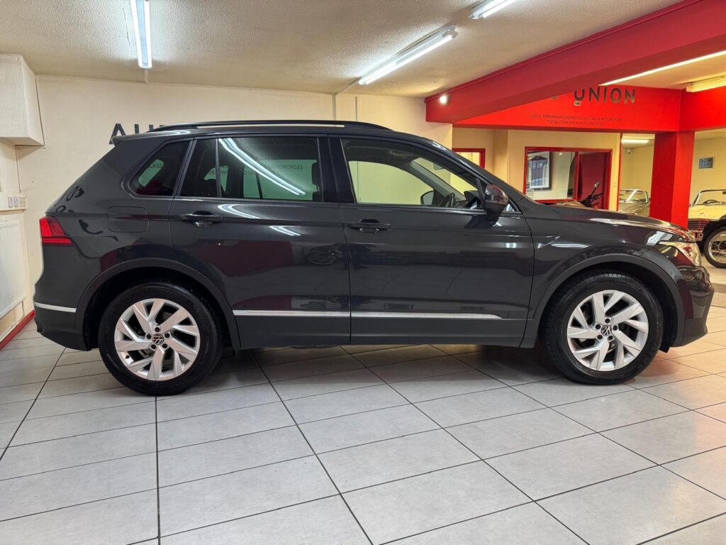 2022 Volkswagen Tiguan BF22HPL