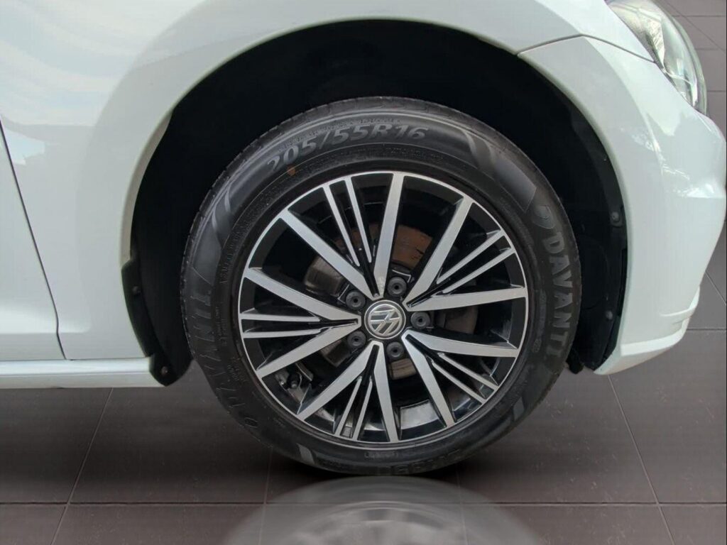 2018 Volkswagen Golf YC68YLW