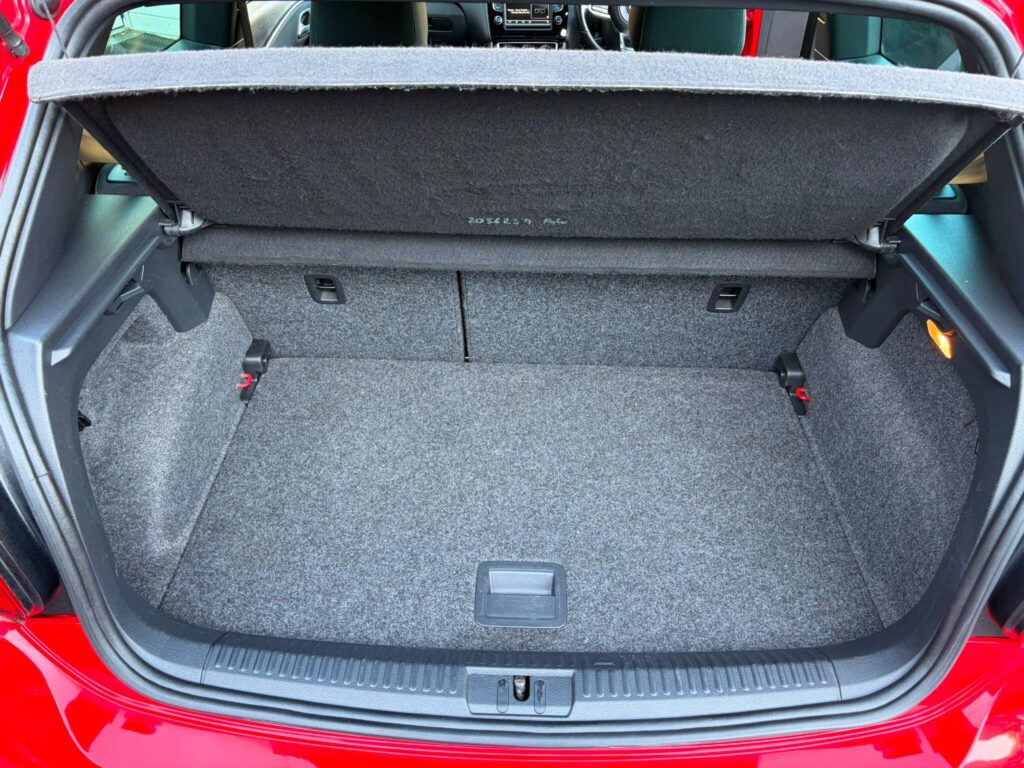 2016 Volkswagen Polo SE66XGX