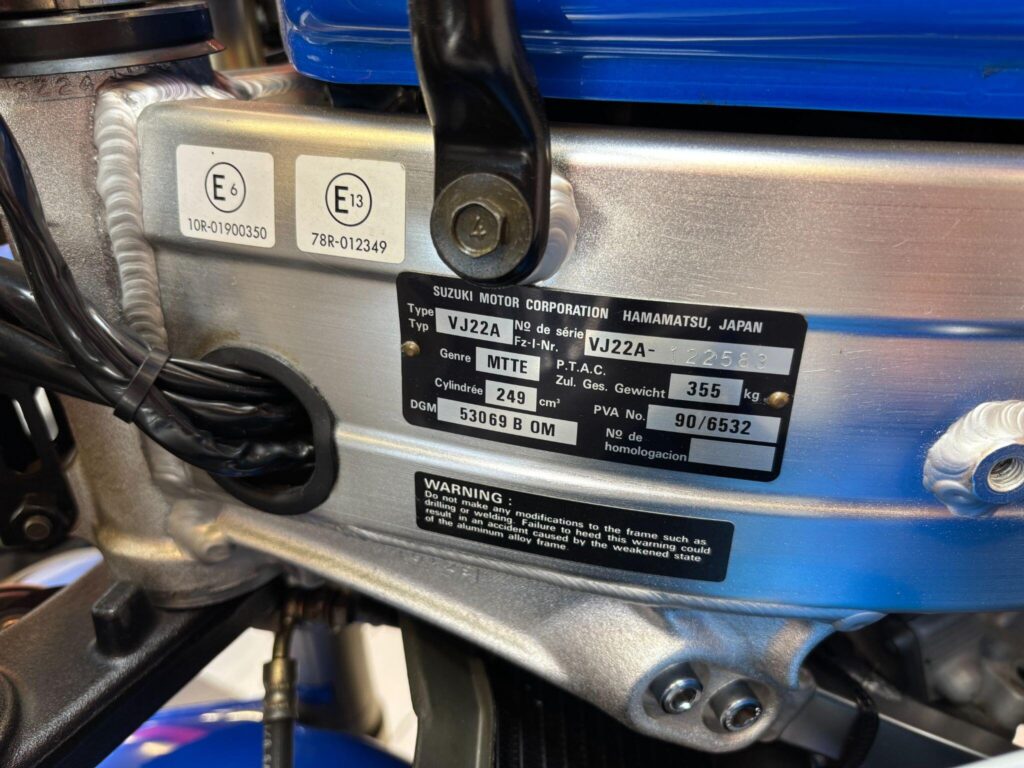 1995 Suzuki RGV250 M191WHG