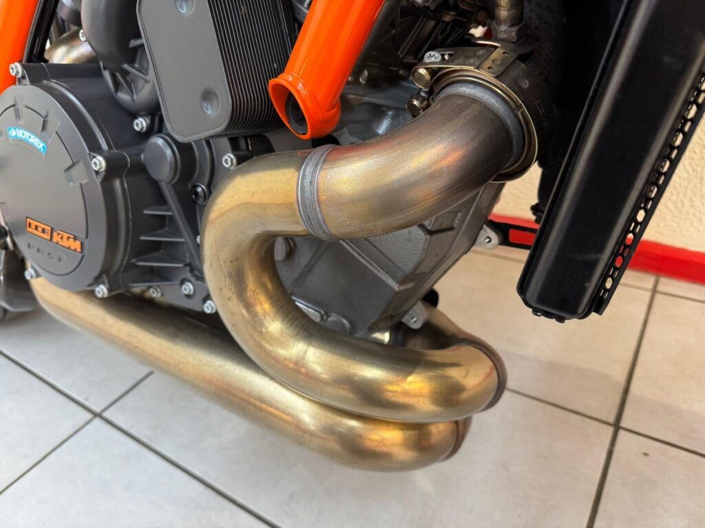 2022 KTM 1290 Super Duke R FG22KXR