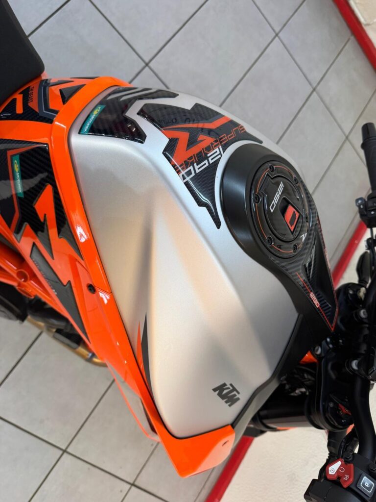 2022 KTM 1290 Super Duke R FG22KXR