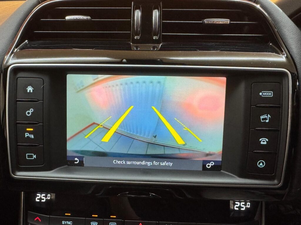 2016 Jaguar XE OV16VDG