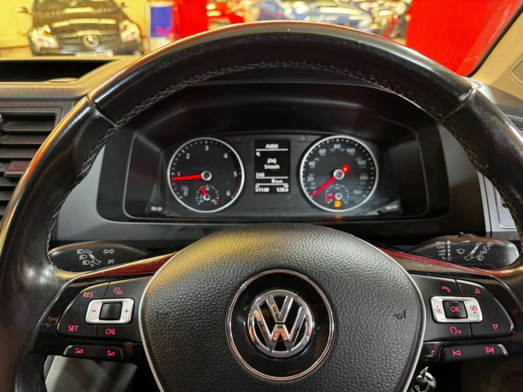 2017 Volkswagen Transporter DY67UCA