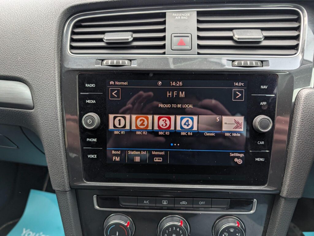 2018 Volkswagen Golf YC68YLW