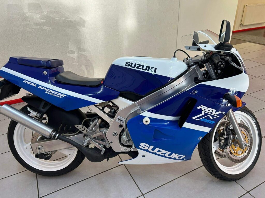 1989 Suzuki RGV250 G63FVF