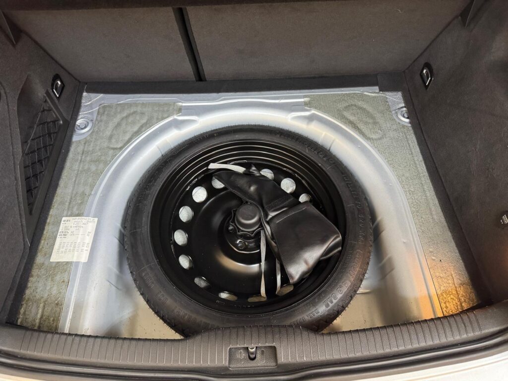 2001 Volkswagen Golf Y895YNV