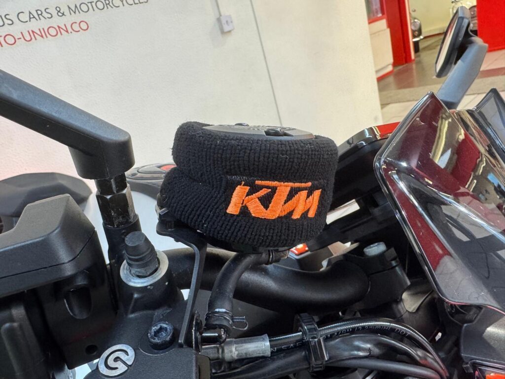 2022 KTM 1290 Super Duke R FG22KXR