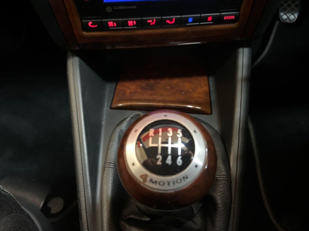 2001 Volkswagen Golf Y895YNV