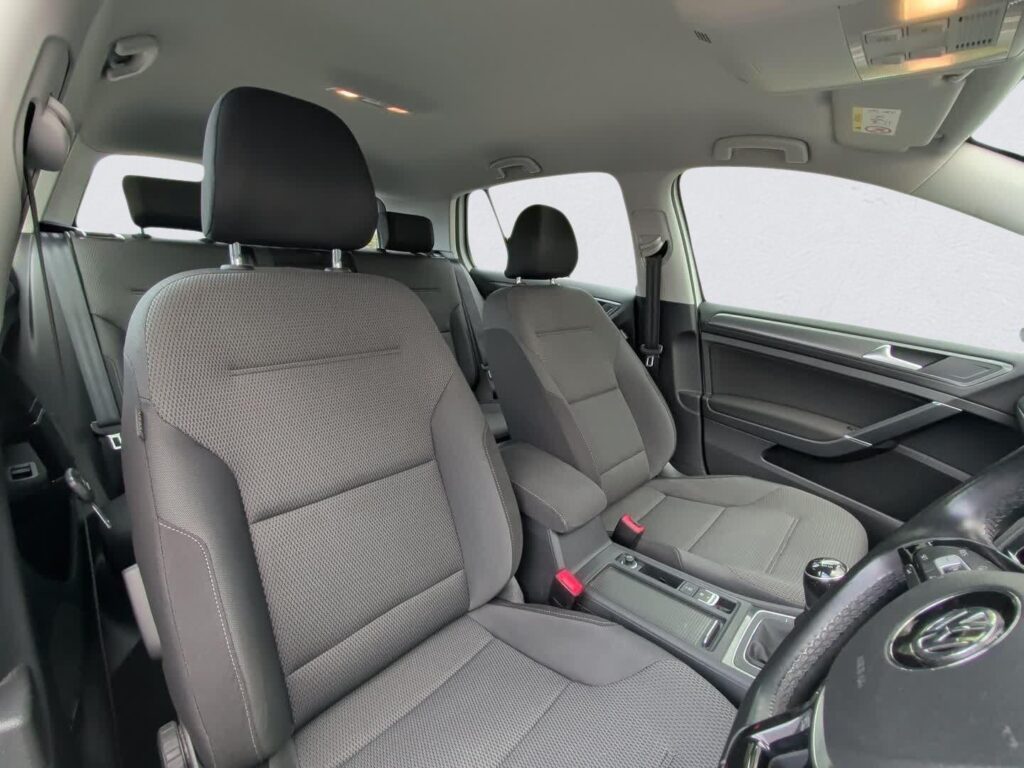 2018 Volkswagen Golf YC68YLW
