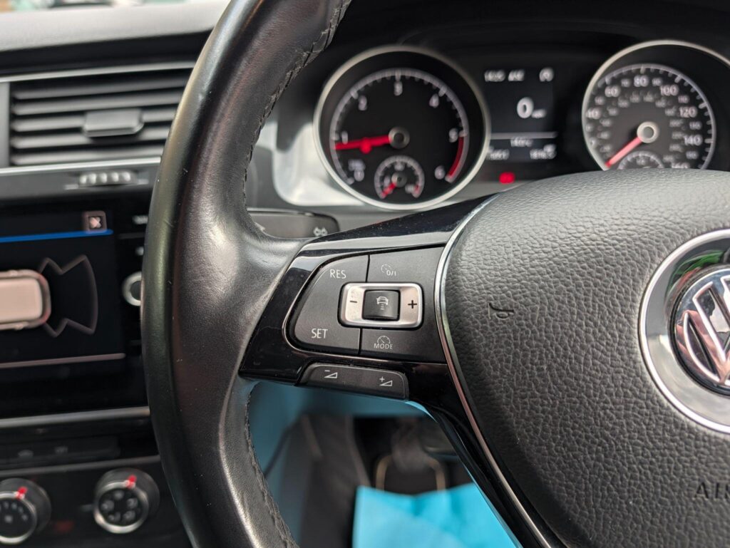 2018 Volkswagen Golf YC68YLW