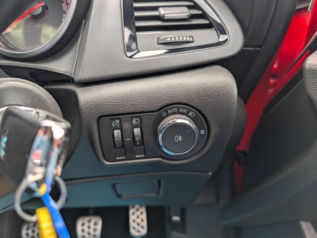 2013 Vauxhall Astra GTC YY63AJU