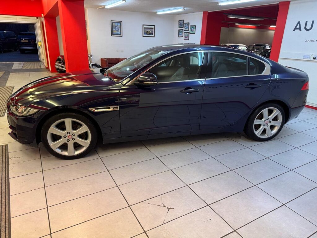 2016 Jaguar XE OV16VDG