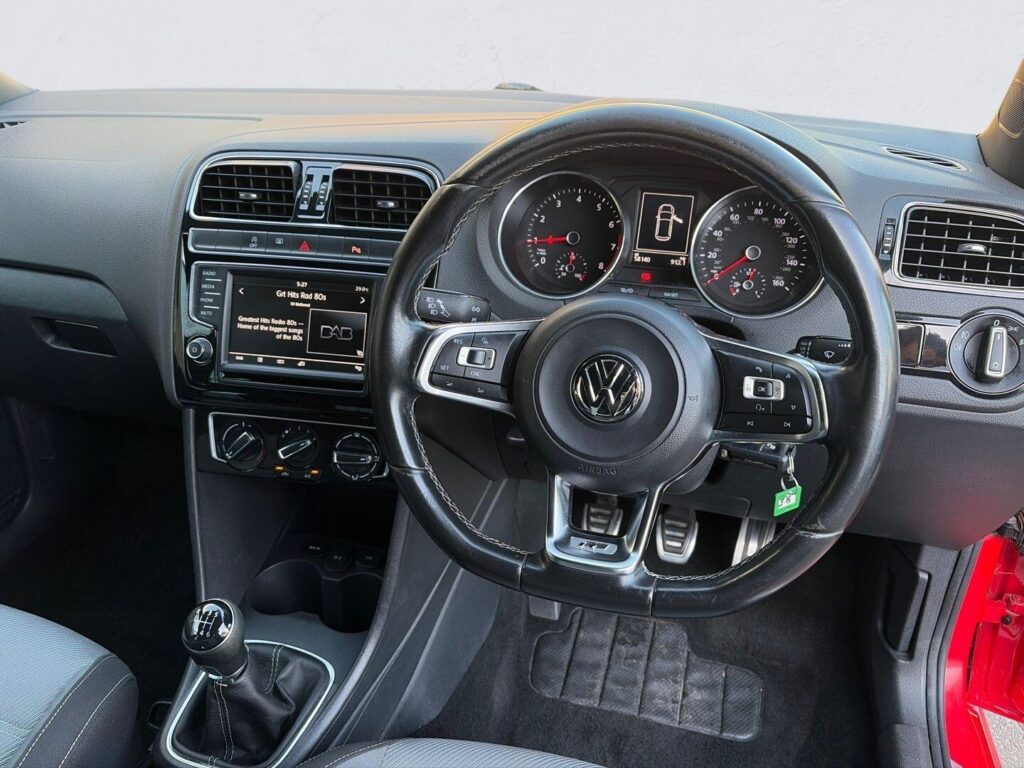 2016 Volkswagen Polo SE66XGX